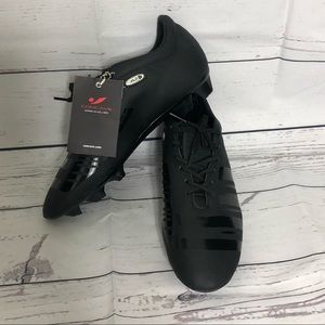 Concave Game Evolved Hold + Cleats